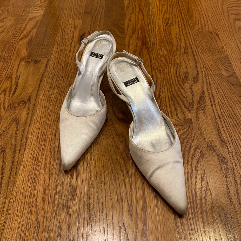❤️ Stuart Weitzman white pointed toe heel